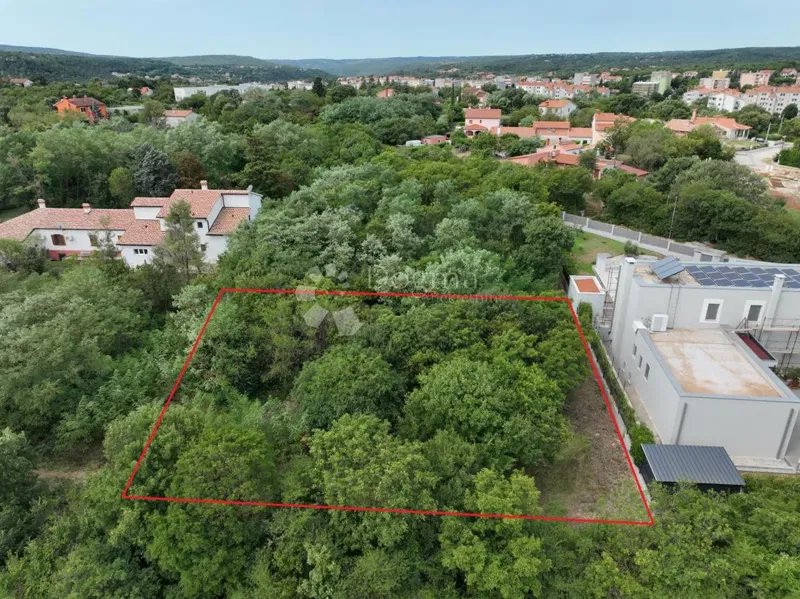 Building land and project for a house with a swimming pool, 1.230m2 – 2