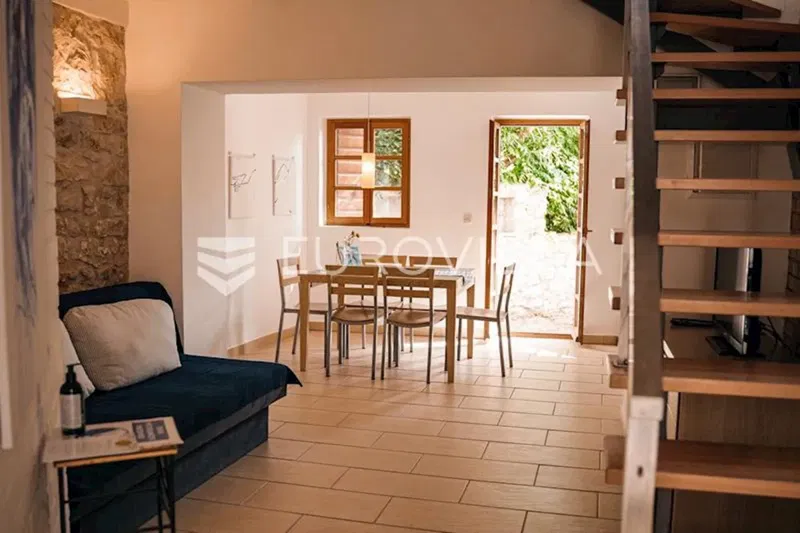 Mali Lošinj, Susak, semi-detached traditional stone house 159 m² – 2