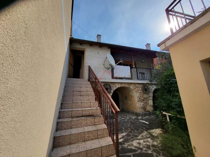 COMUNE DI VINODOLS Tribalj - due case, garage, cortile e giardino – 2