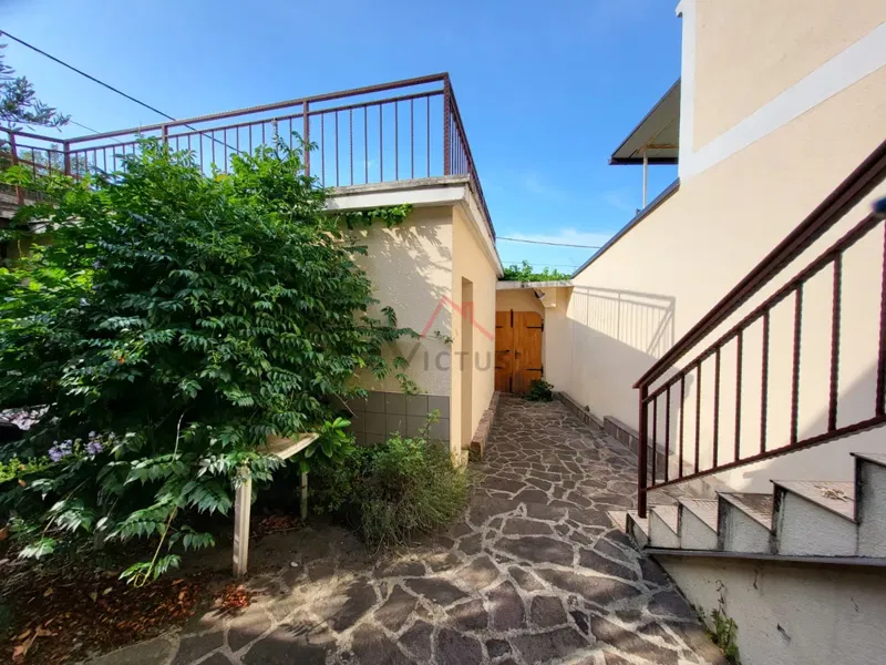 COMUNE DI VINODOLS Tribalj - due case, garage, cortile e giardino – 3