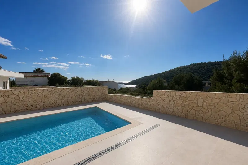 Appartamento con piscina e vista sul mare aperto – 2