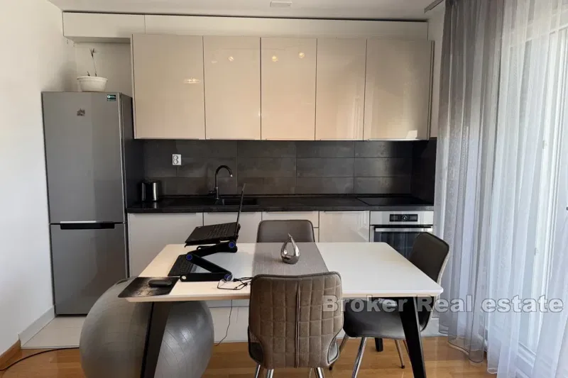 Appartamento arredato in modo moderno – 3