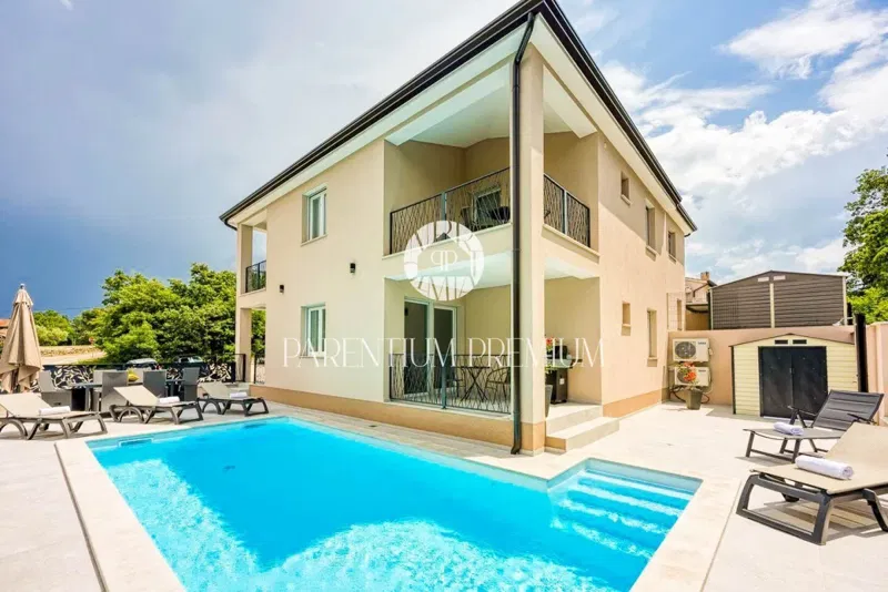 A new fully furnished villa with a swimming pool in a quiet village near Poreč – 2