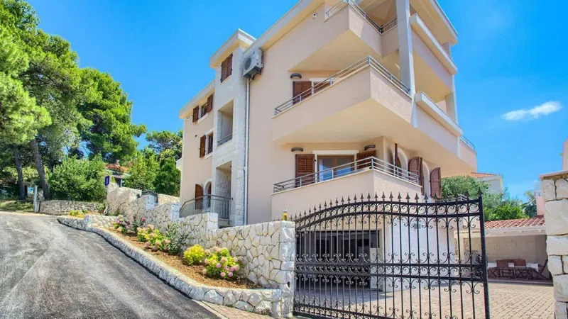 Luxury villa with panoramic sea view – 2
