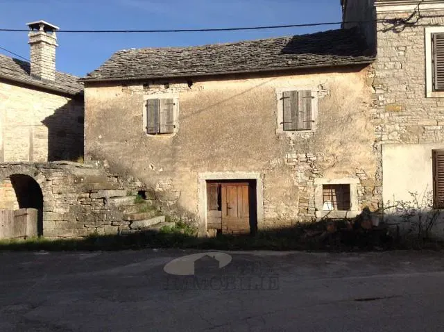 Stone house for adaptation in the vicinity of Oprtalj – 2