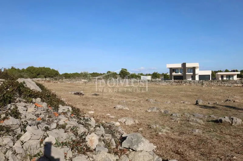 Vodice, building plot 840m2, quiet environment, 1200 m from the city center – 3