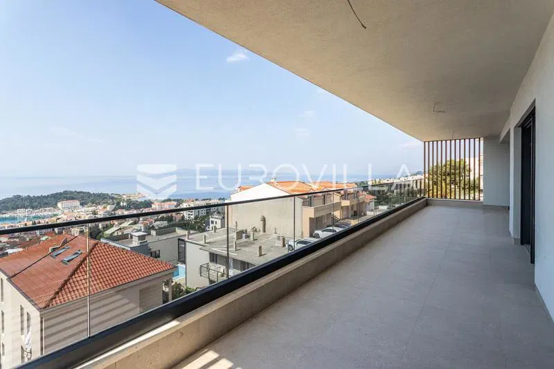 Makarska, exclusive three, bedroom apartment with outdoor pool and panoramic sea view – 2