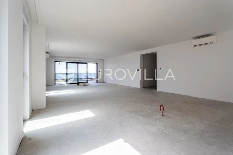 Makarska, spacious three bedroom apartment with private pool and panoramic sea view – 2