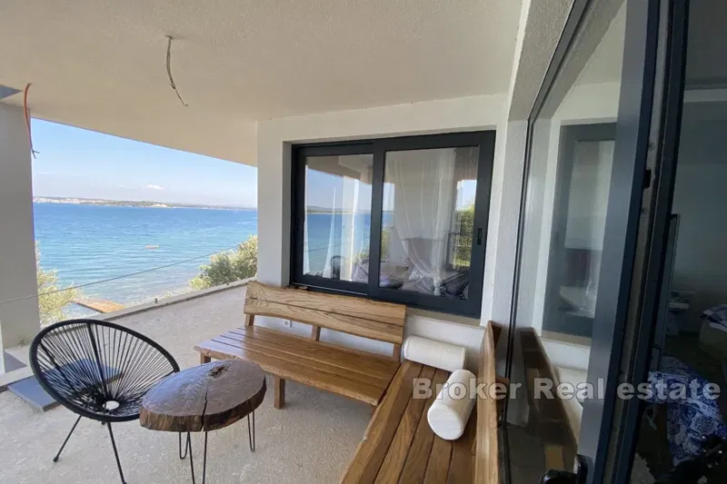 Villa in the first row to the sea – 2