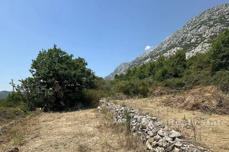 Building land in a quiet location – 2