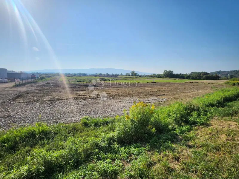 Zemljište 4.176m² uz staru Zagorsku magistralu