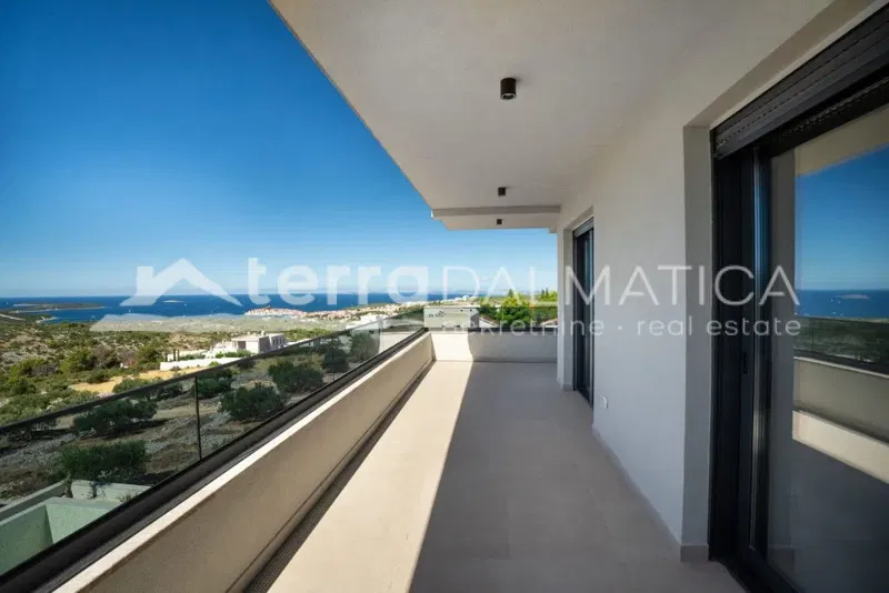 Primošten, luxury villa with four bedrooms and terraces with a view – 2