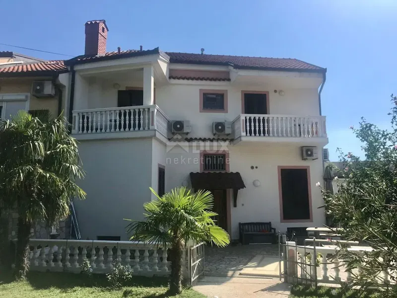 CRIKVENICA - gyönyörű ház Crikvenica központjában két üzlethelyiséggel – 2