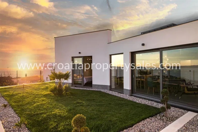 Split, villa for sale, 1.500.000 € – 2