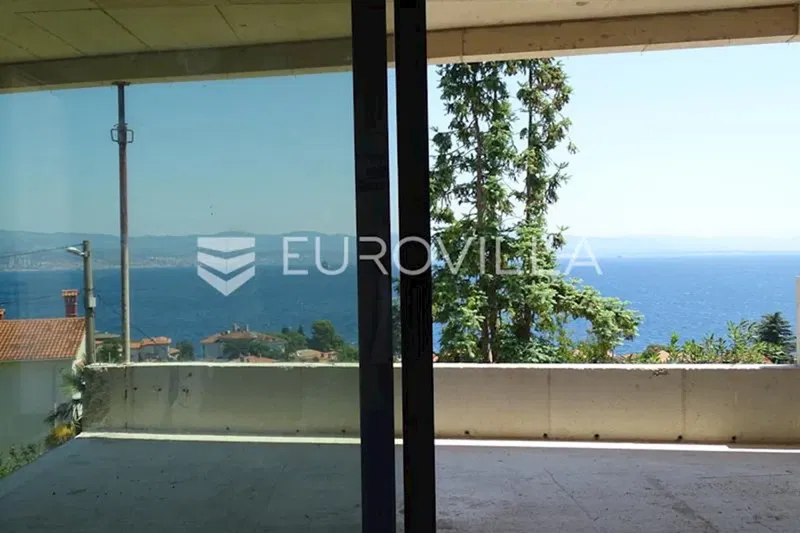 Lovran, penthouse with garden and terraces, covering an area of 204.78 m² – 3