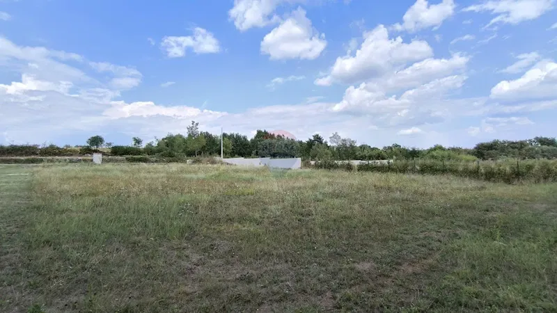 Terreno edificabile Svetvinčenat, 2.065m2 – 3