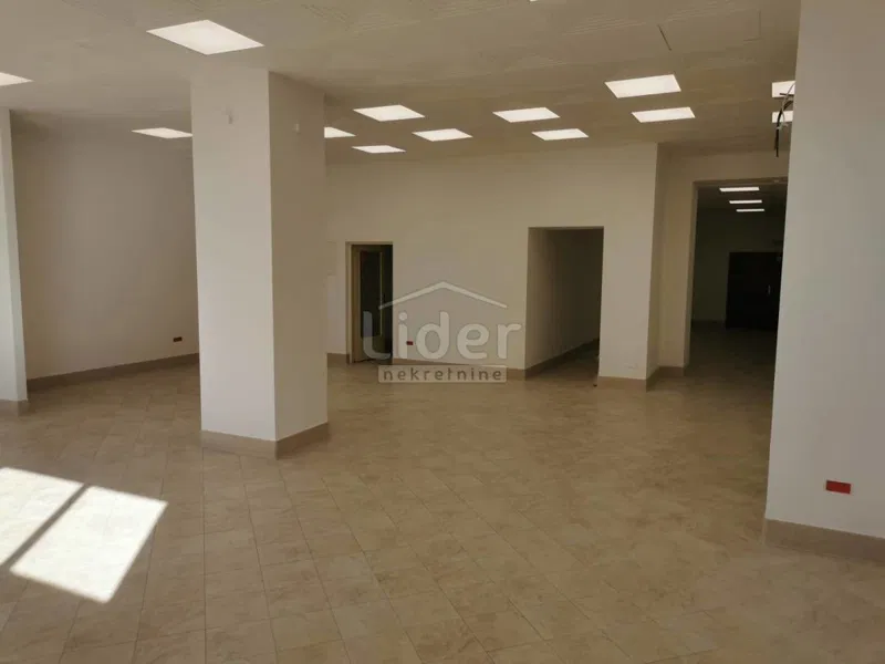 SUŠAK, ULIČNI LOKAL 321m2- 379.000 € – 2