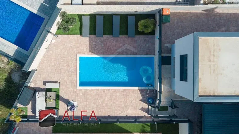 Vodice, moderno appartamento su due piani in vendita, con piscina e vista mare – 3