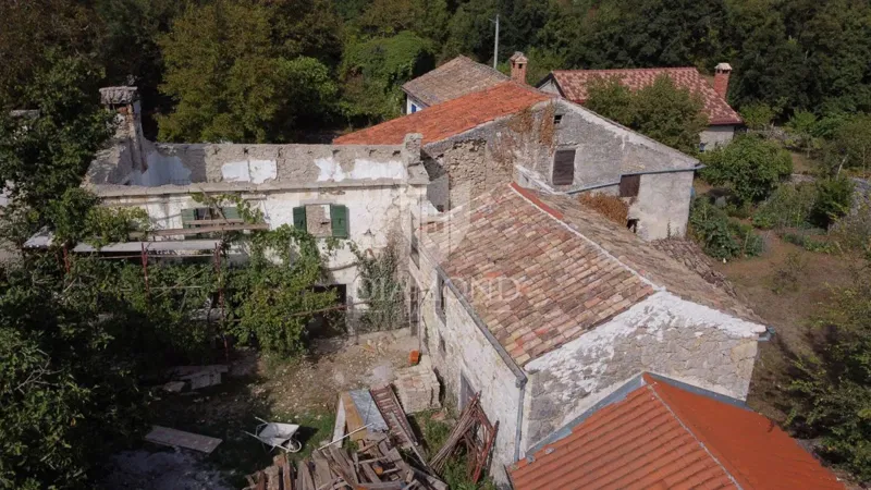 Buzet, House with started adaptation near Roč! – 3