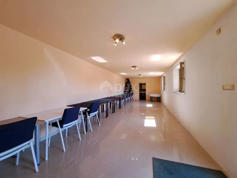 OPATIJA, POBRI - 542 m2-es, jól karbantartott villa hatalmas potenciállal, tengerre néző kilátással és 1200 m2-es kerttel – 3