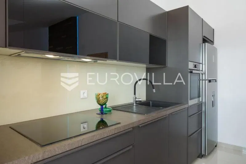 Okrug, furnished three-bedroom apartment garage and two storage rooms – 3