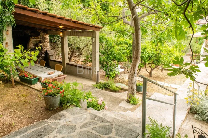Brač, Bol, house for sale, plot 1983m2, 5 apartments – 2