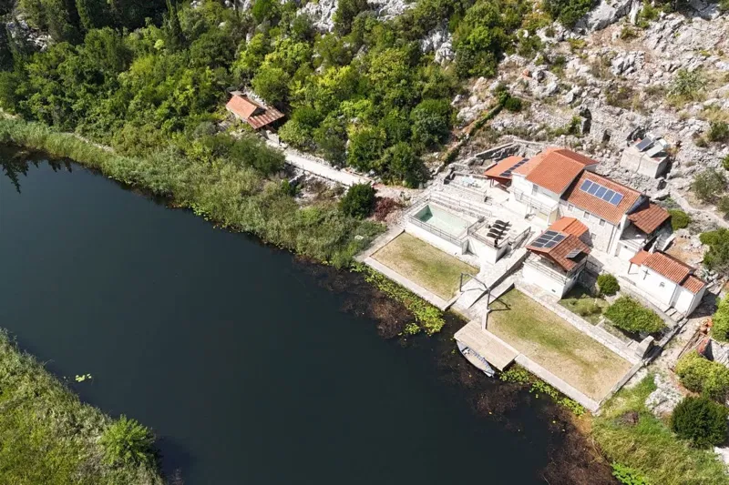 Autentična kuća u dolini rijeke Neretve