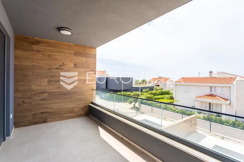 Pag, Novalja, two-story apartment with a beautiful terrace, 153 m² – 2