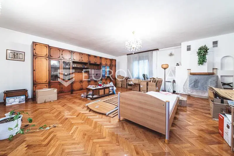 Zagreb, Botinec, a beautiful house of 400m2 on a plot of land of 2600m2 – 3