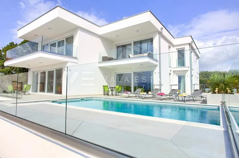 VILLA MODERNA CON QUATTRO APPARTAMENTI E VISTA MARE APERTA – 3