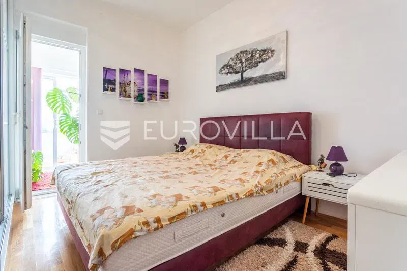 Kaštel Sućurac, family house in a great location – 2