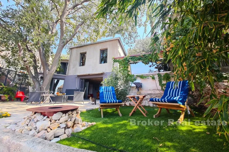 House in the city center with a sea view – 2