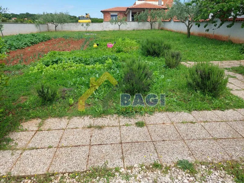 Pula Building plot 595m2 – 2