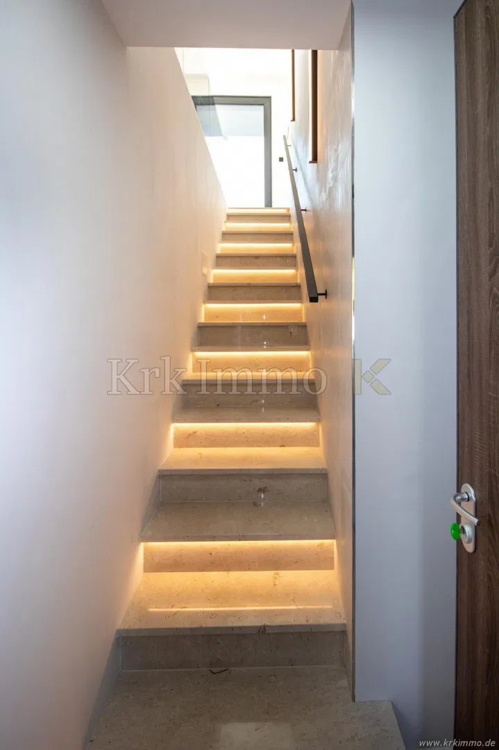 Nov penthouse apartma s strešno teraso – 2