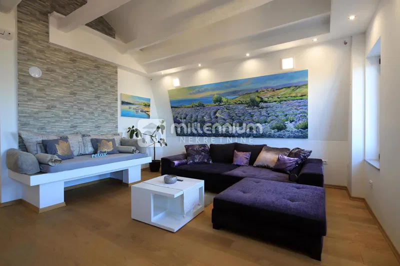 Opatija, prekrasan 3-sobni stan s db – 3