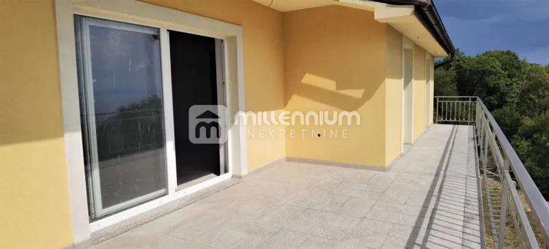 Opatija, Pobri, 580m2, novija gradnja, prilika za investitore! – 2