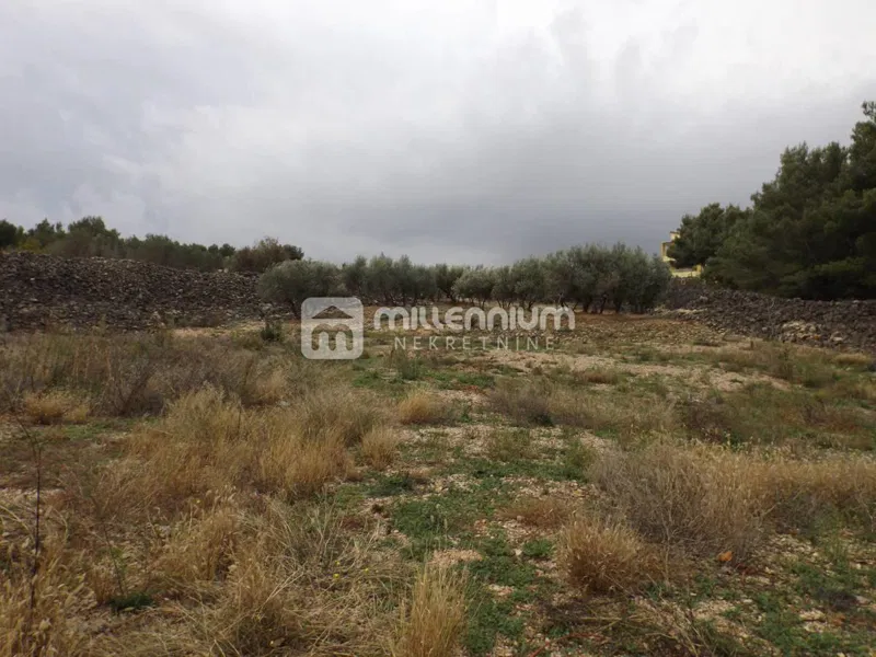 Otok Krk, Krk, građevinsko zemljište od 2.334m2 – 2