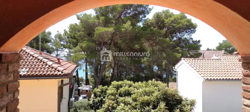 Mali Lošinj, luksuzan stan od 95m2 u rustikalnoj villi kraj mora – 2