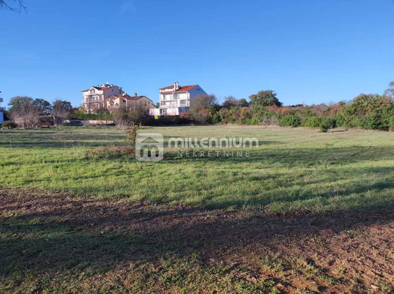 Istra, Rovinj, građevinsko zemljište od 833m2 – 2