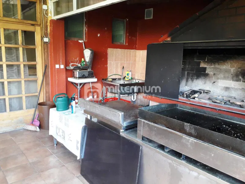 Rijeka, Mlaka, restoran od 219.88m2 s terasom – 3