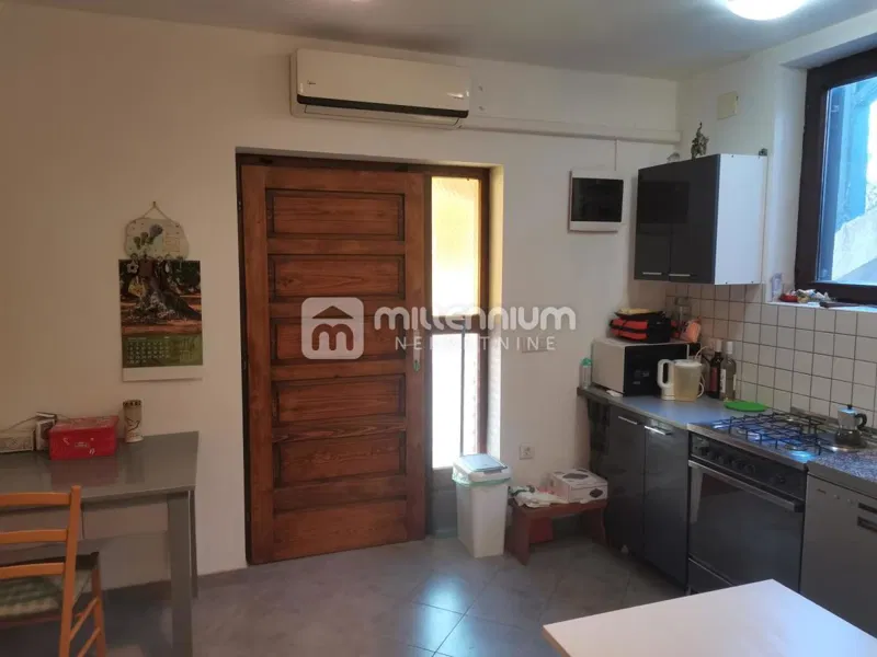 Rab, Supetarska Draga, dvojna kuća sa 6 apartmana – 2