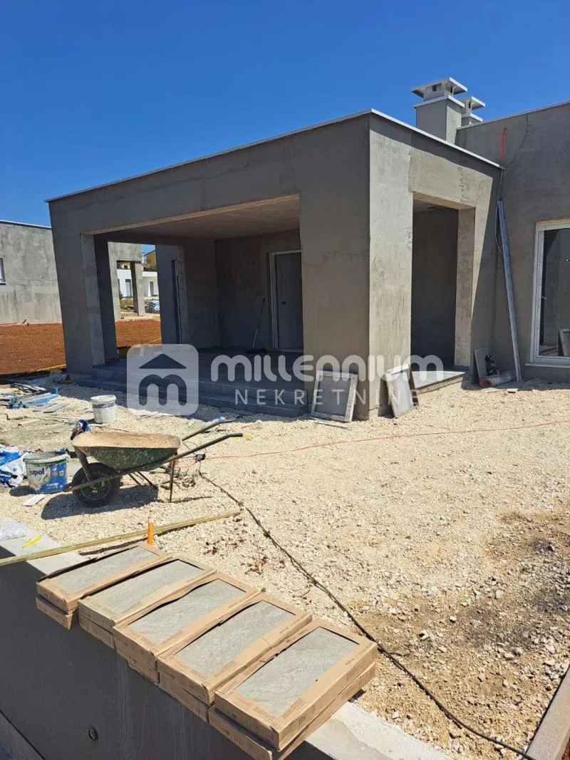 Istra, Labin, samostojeća prizemnica s bazenom, 83.20m2 – 2