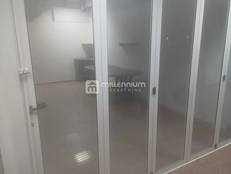 Rijeka, Centar, 33m2, poslovni prostor- trgovina – 2