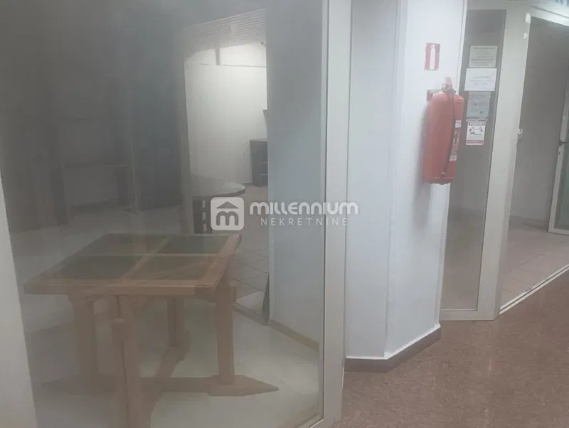 Rijeka, Centar, 33m2, poslovni prostor- trgovina – 3