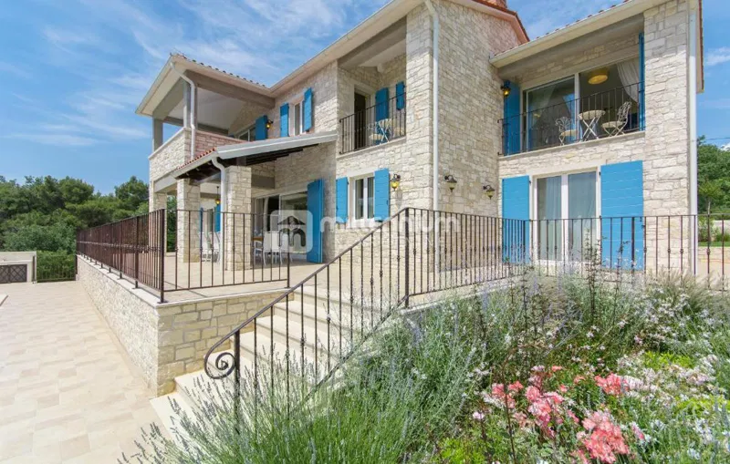 Istra, Višnjan, 350m2, samostojeća vila s bazenom – 2