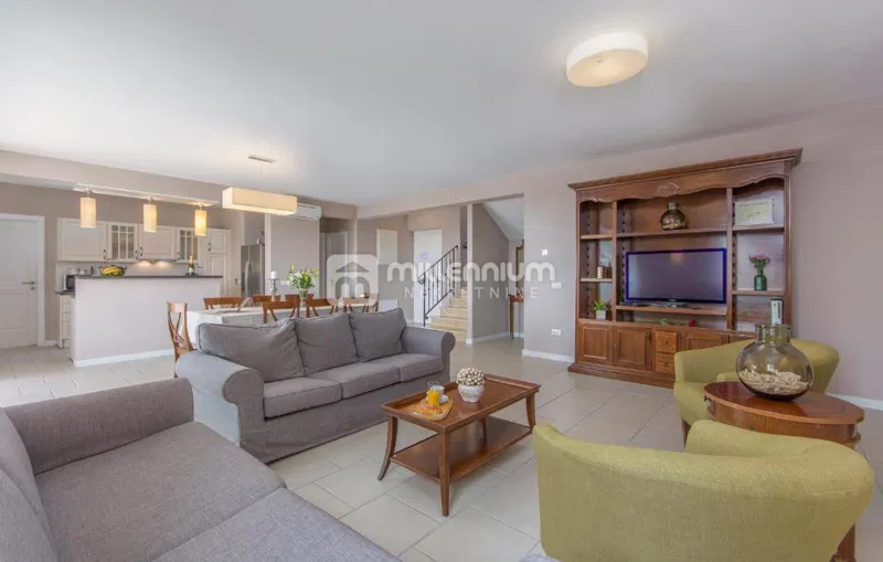 Istra, Višnjan, 350m2, samostojeća vila s bazenom – 3