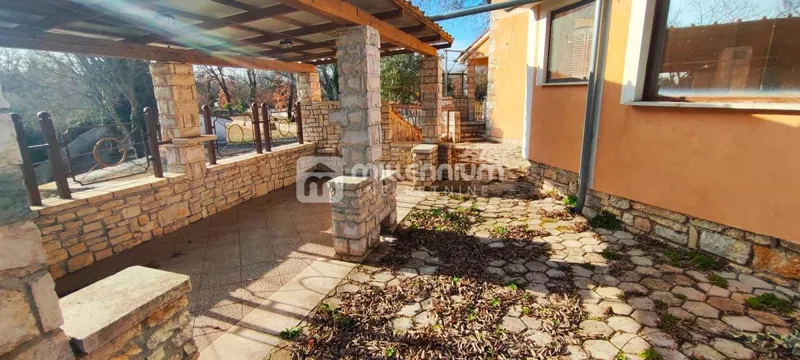 Istra, Baderna, 111m2, samostojeća kuća s velikom okućnicom – 2