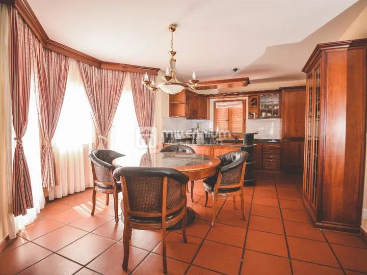 Trsat, samostojeća kuća od 285m2, garaža, okućnica – 3
