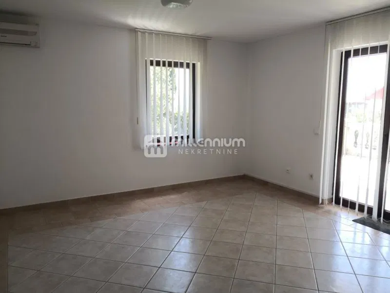 Novi Vinodolski, dvije stambene jedinice, 94.62m2, terasa – 3