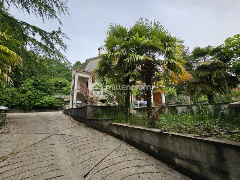 Lovran, samostojeća kuća s 3 apartmana, garaža, pogled na more – 3